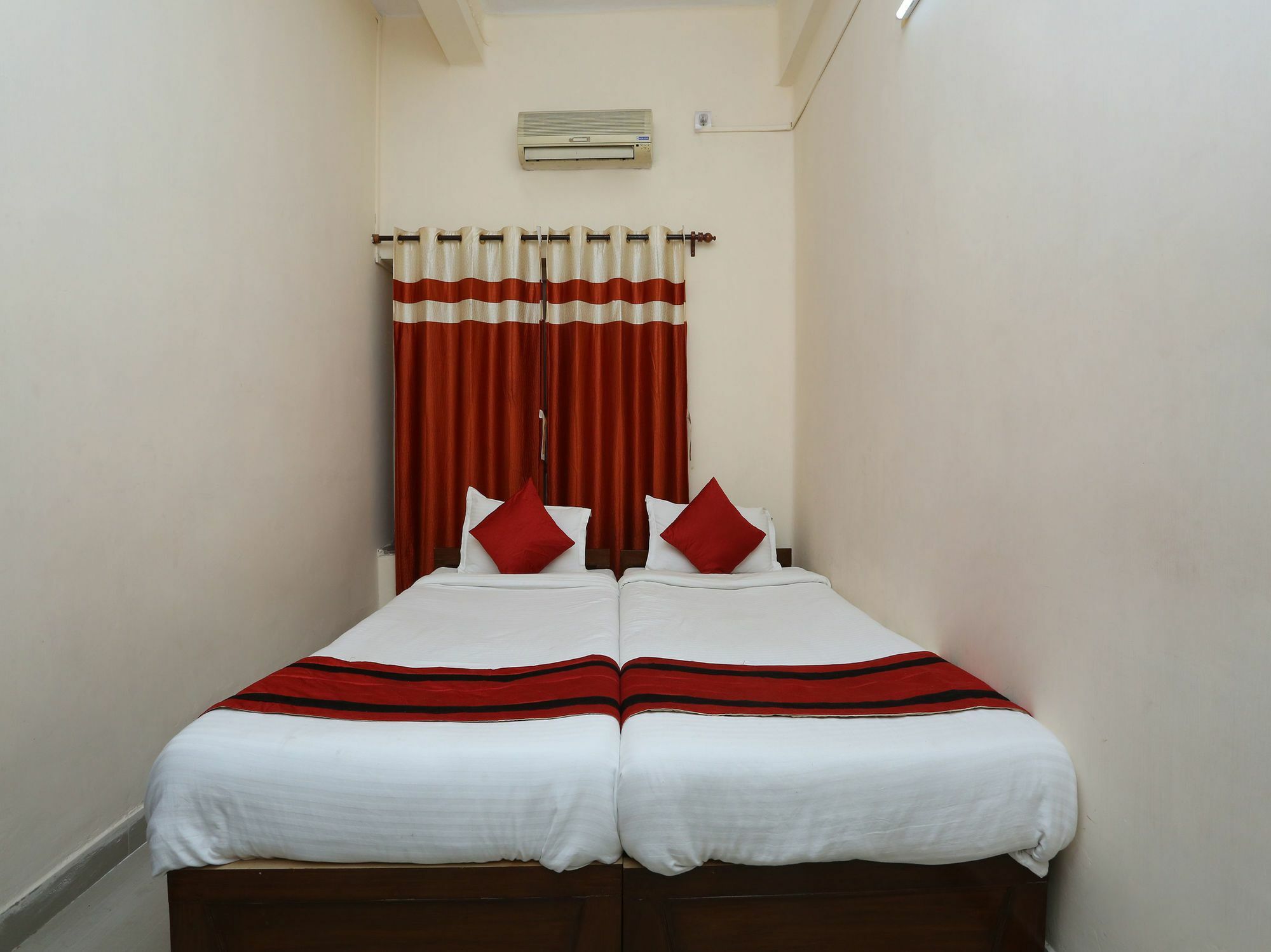 Oyo 9001 Hotel East West Kolkata Exterior photo